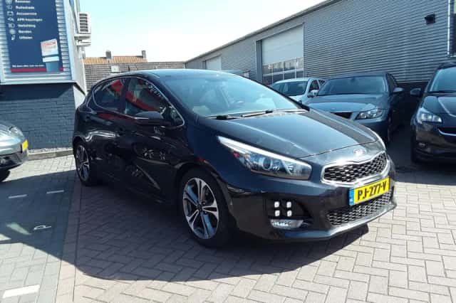 Kia Ceed (2016) thumbnail 3