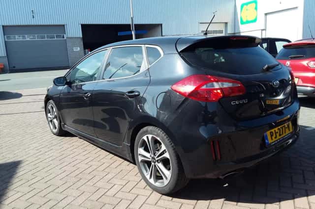 Kia Ceed (2016) thumbnail 4