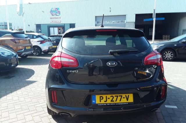 Kia Ceed (2016) thumbnail 5