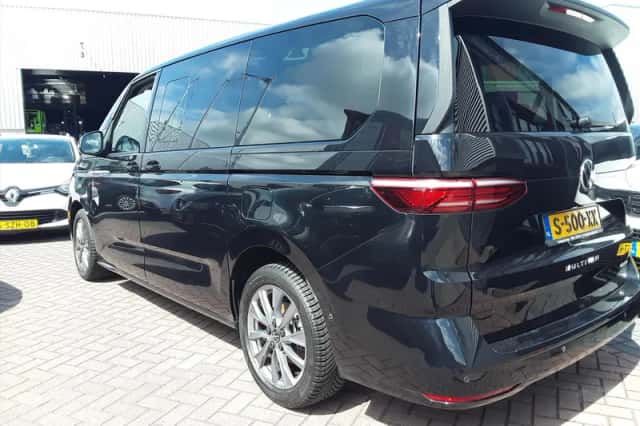 Volkswagen Multivan (2022) thumbnail 4