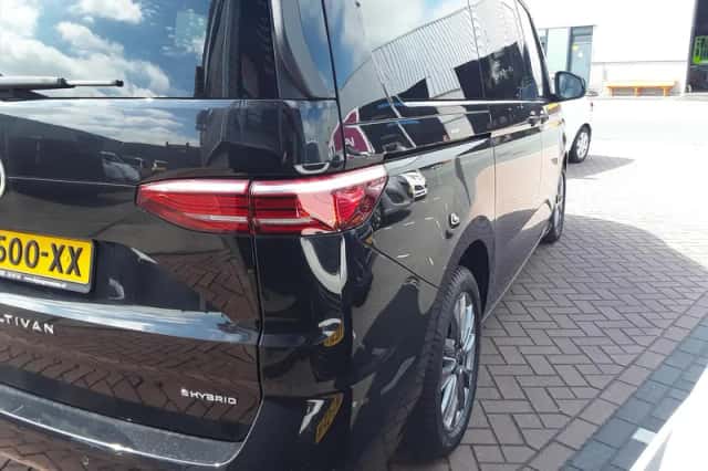 Volkswagen Multivan (2022) thumbnail 6
