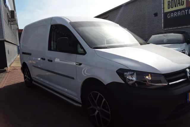 Volkswagen Caddy (2017) thumbnail 3