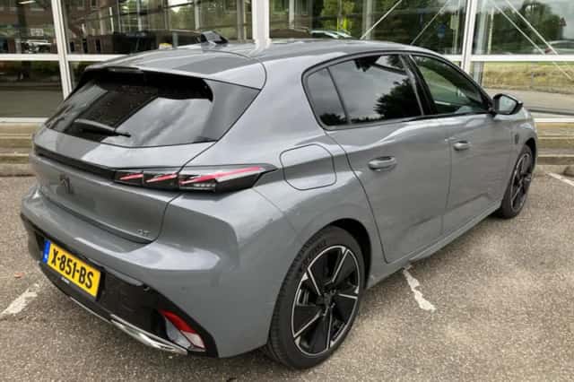 Peugeot e-308 (2023) thumbnail 2
