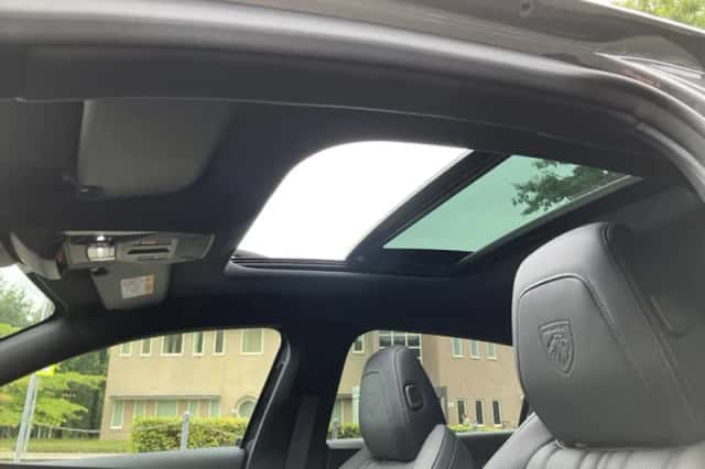 Peugeot e-308 (2023) thumbnail 4