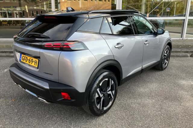 Peugeot 2008 (2024) thumbnail 2
