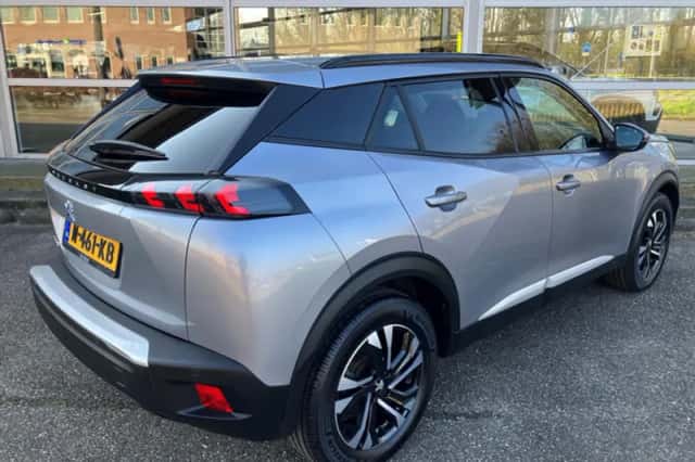 Peugeot e-2008 (2021) thumbnail 2