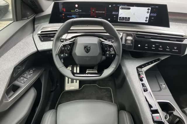 Peugeot e-3008 (2025) thumbnail 4
