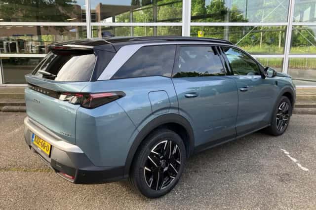 Peugeot 5008 (2025) thumbnail 2