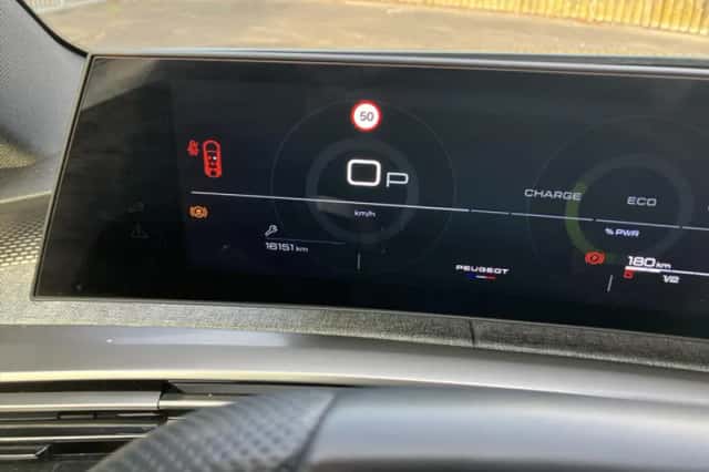 Peugeot 5008 (2025) thumbnail 3
