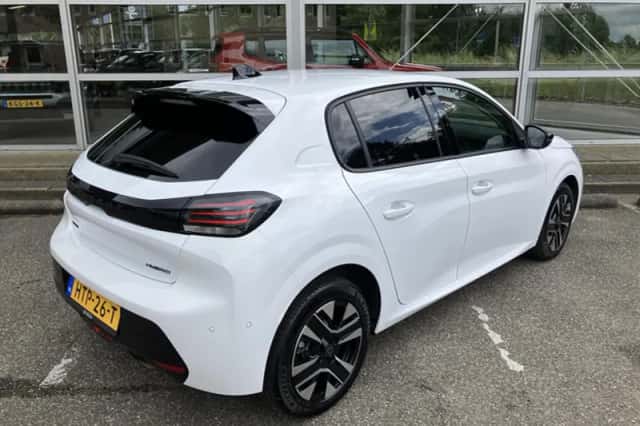 Peugeot 208 (2025) thumbnail 2