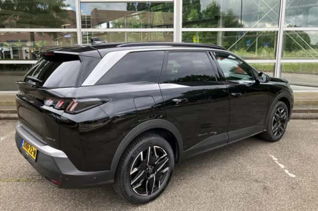 Peugeot 5008 (2025) thumbnail 2