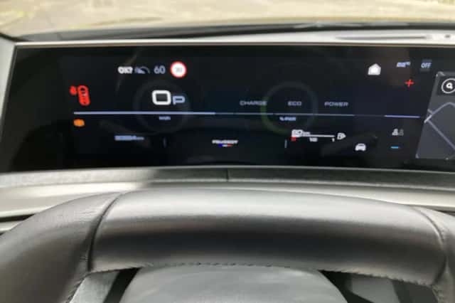 Peugeot 5008 (2025) thumbnail 3