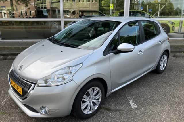 Peugeot 208 (2012) thumbnail 1