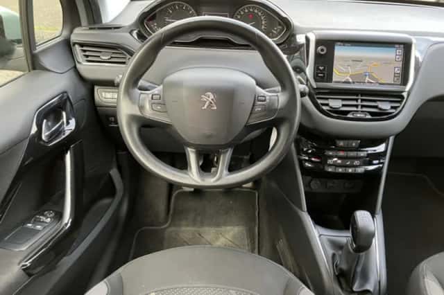 Peugeot 208 (2012) thumbnail 4