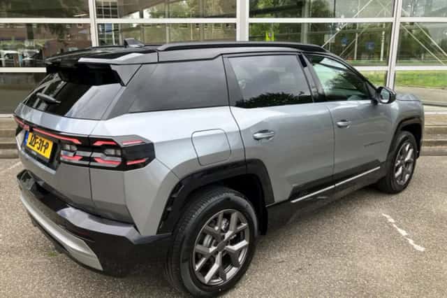 Jeep Compass (2026) thumbnail 2