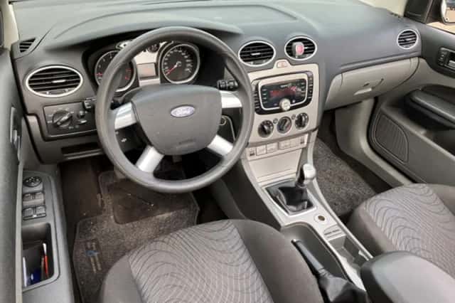 Ford Focus (2009) thumbnail 4