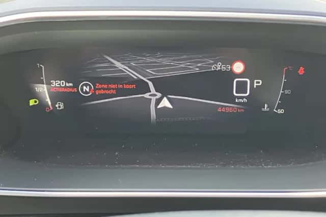 Peugeot 2008 (2022) thumbnail 3