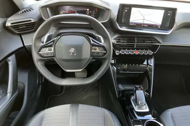 Peugeot 2008 (2022) thumbnail 4