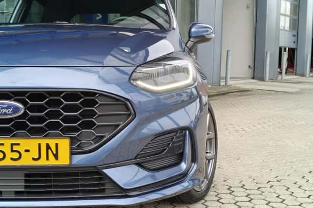 Ford Fiesta (2023) thumbnail 3