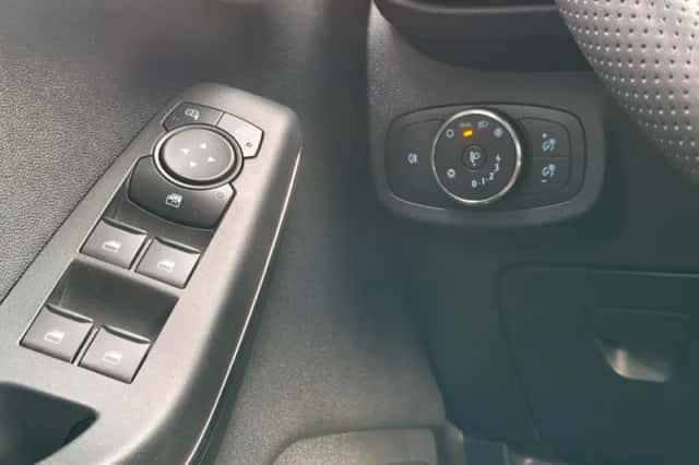 Ford Fiesta (2023) thumbnail 21