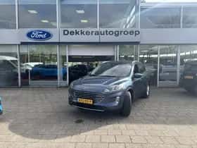 Ford Kuga (2022) thumbnail 2
