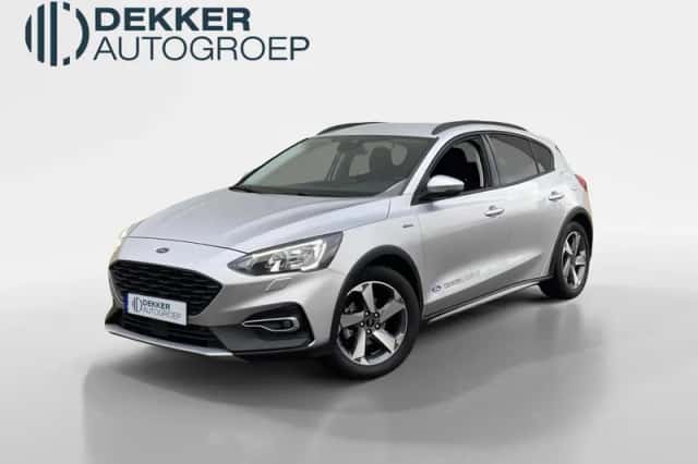 Ford Focus (2021) thumbnail 1