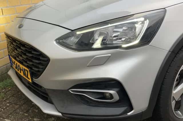 Ford Focus (2021) thumbnail 2