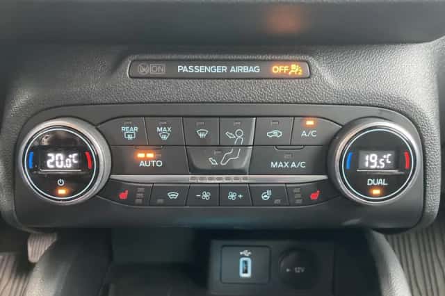 Ford Focus (2021) thumbnail 23