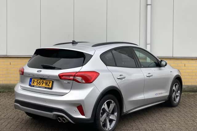 Ford Focus (2021) thumbnail 5