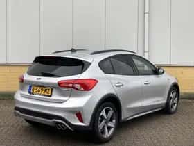 Ford Focus (2021) thumbnail 5