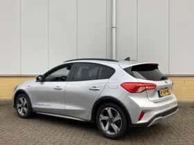 Ford Focus (2021) thumbnail 6
