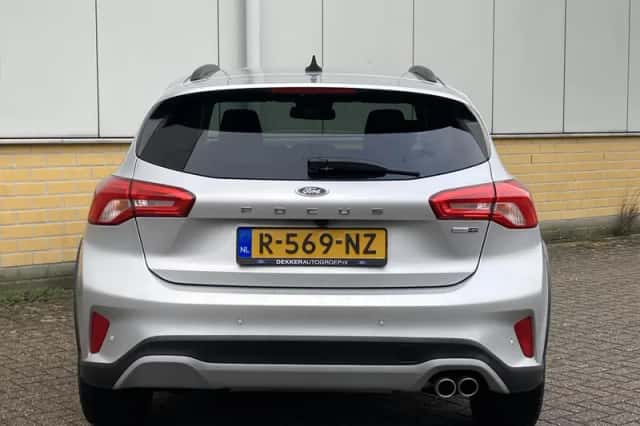 Ford Focus (2021) thumbnail 8