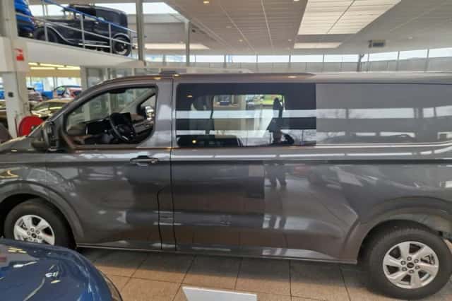 Ford Transit Custom (2024) thumbnail 3