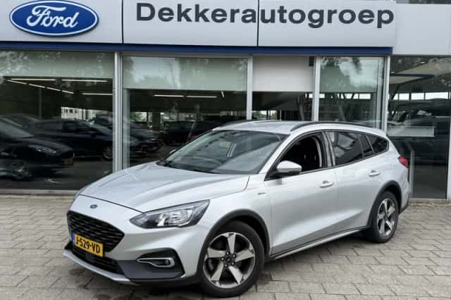 Ford Focus (2020) thumbnail 2