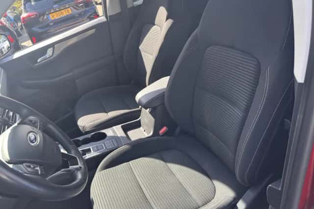 Ford Kuga (2021) thumbnail 14
