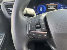 Ford Kuga (2021) thumbnail 3