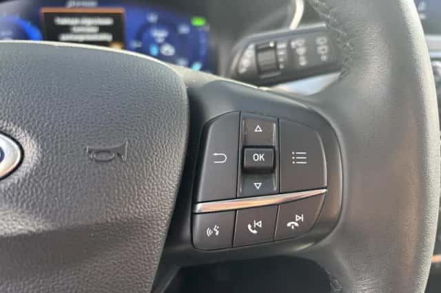 Ford Kuga (2021) thumbnail 5