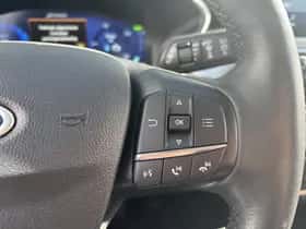 Ford Kuga (2021) thumbnail 5