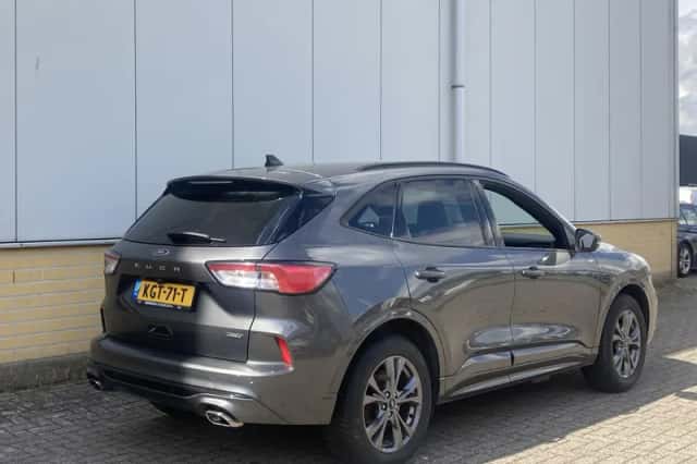 Ford Kuga (2023) thumbnail 6