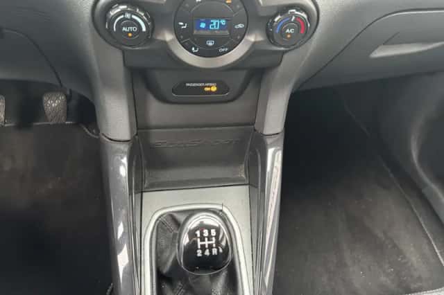 Ford EcoSport (2013) thumbnail 21