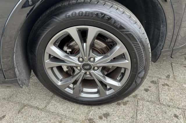 Ford Kuga (2022) thumbnail 19