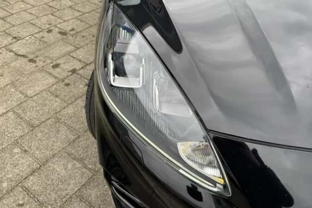 Ford Kuga (2022) thumbnail 3