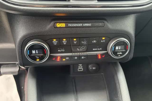 Ford Kuga (2022) thumbnail 9