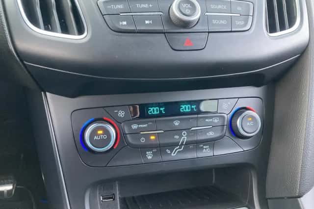 Ford Focus (2016) thumbnail 22