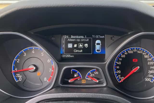 Ford Focus (2016) thumbnail 25