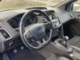 Ford Focus (2016) thumbnail 44