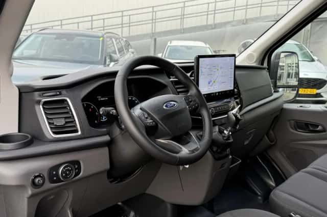 Ford Transit (2024) thumbnail 13