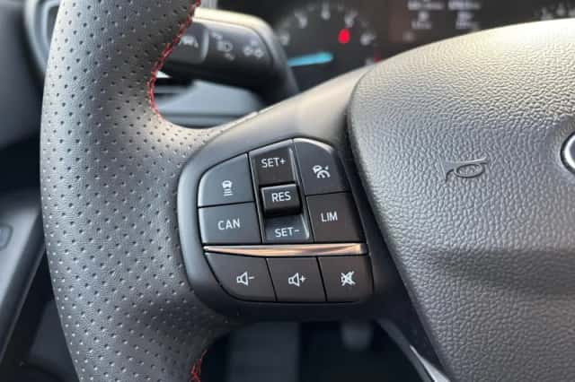 Ford Focus (2025) thumbnail 4