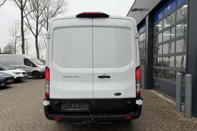 Ford Transit (2024) thumbnail 5