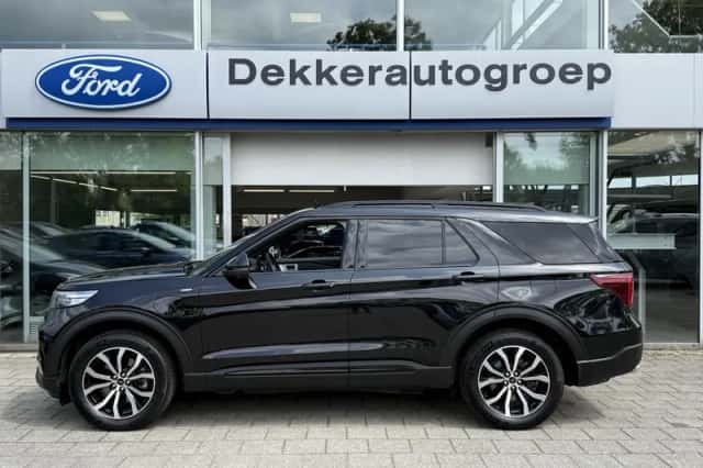 Ford Explorer (2024) thumbnail 3